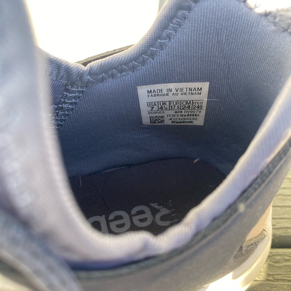 Reebok mid-rise sneaker - Picture 2 of 2